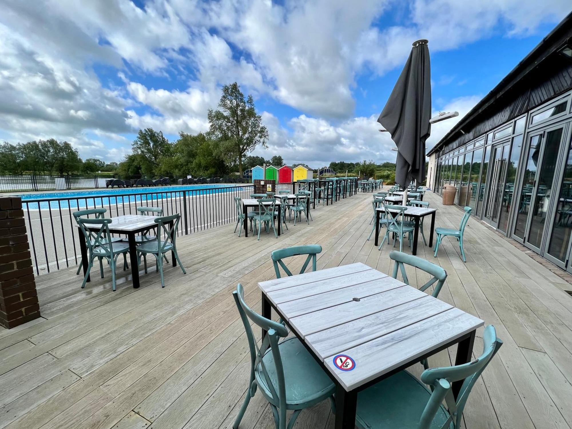 Lilly Pad Villa เซาธ์เซอร์นีย์ ภายนอก รูปภาพ